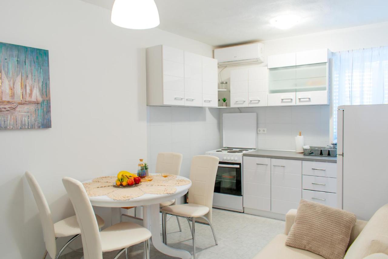 Apartman Karmen *